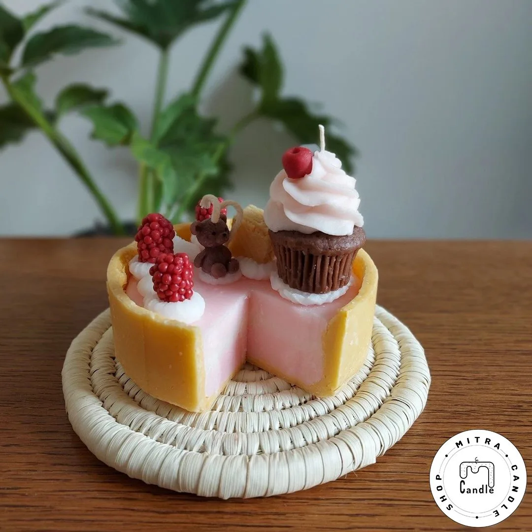 raspberry-cake-with-mini-cupcake-candle.1 شمع کیک تمشک با مینی کاپ کیک - Image 1