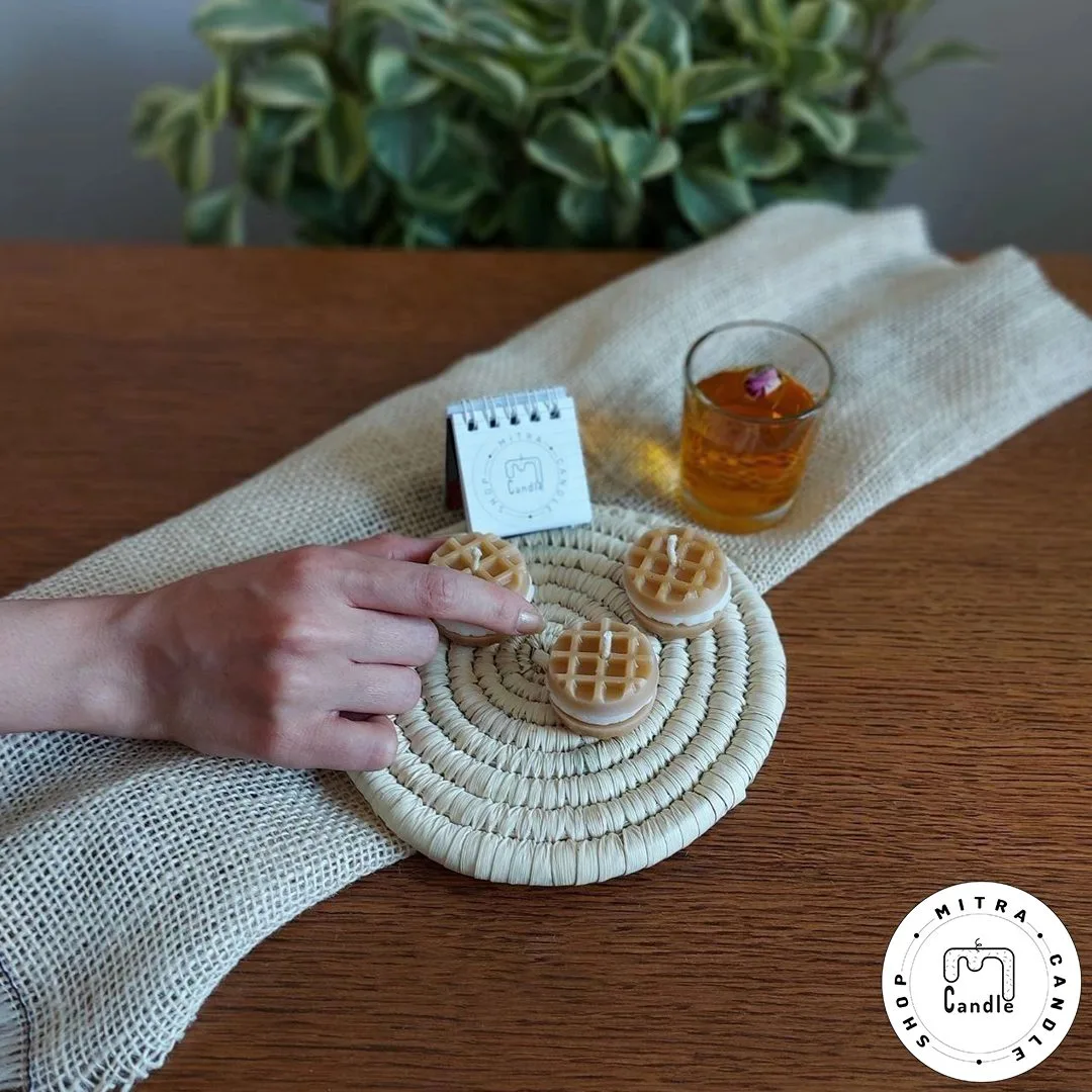 straw-biscuits-candle.1 شمع بیسکوئیت حصیری - Image 1