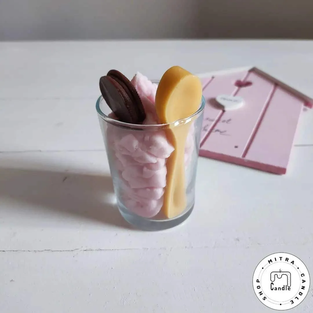 glass-dessert-candle-with-spoon.1 شمع لیوانی دسری با قاشق - Image 1